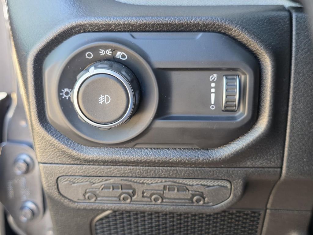 Used 2024 Jeep Wrangler Unlimited Sport AWD/4WD image 24