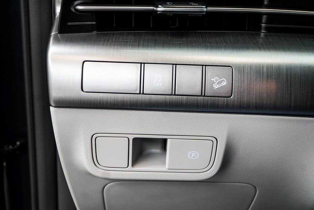 Used 2025 Hyundai Kona SEL image 45