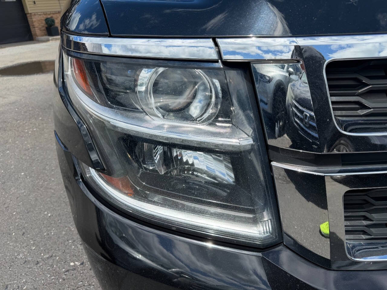 Used 2019 Chevrolet Suburban 3500 LT AWD/4WD image 4