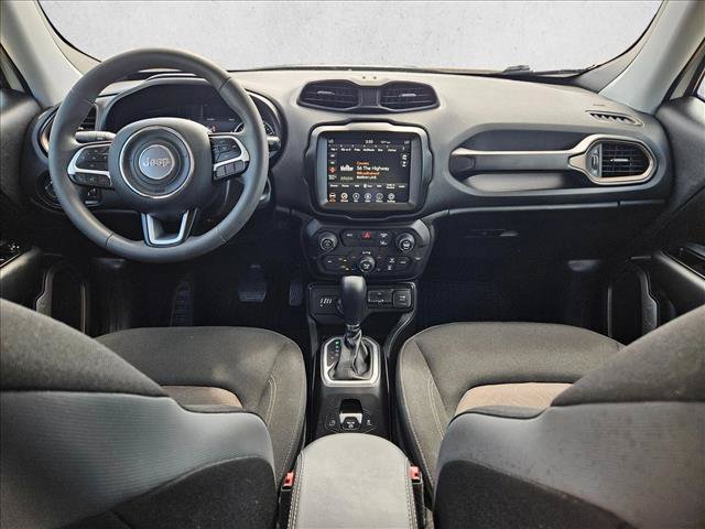 Used 2023 Jeep Renegade Latitude AWD/4WD image 16