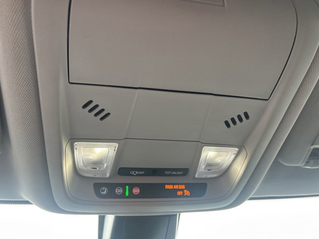 Used 2025 Chevrolet Blazer LT image 31