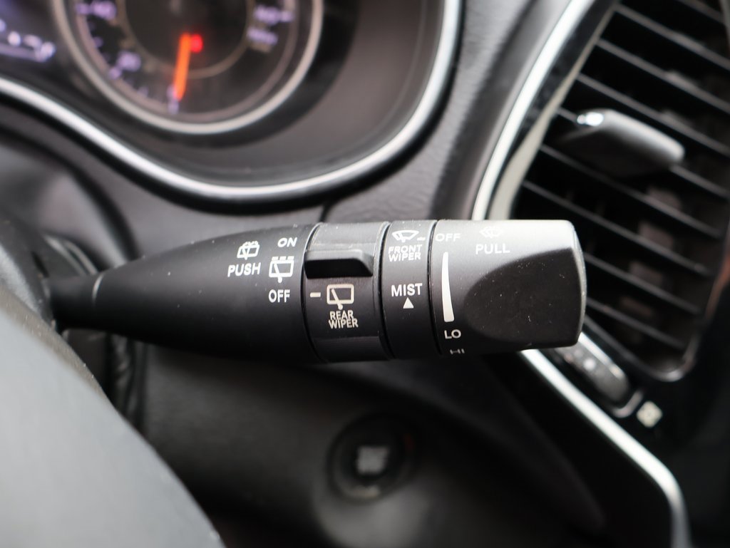 Used 2019 Jeep Cherokee Limited w/ Luxury Group image 42