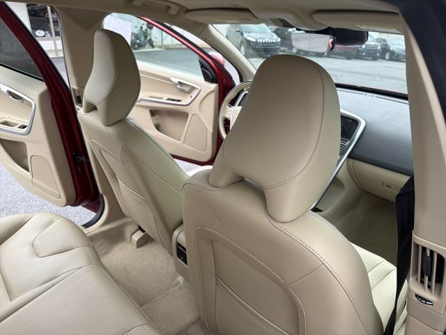 Used 2016 Volvo XC60 T5 Premier AWD/4WD image 26