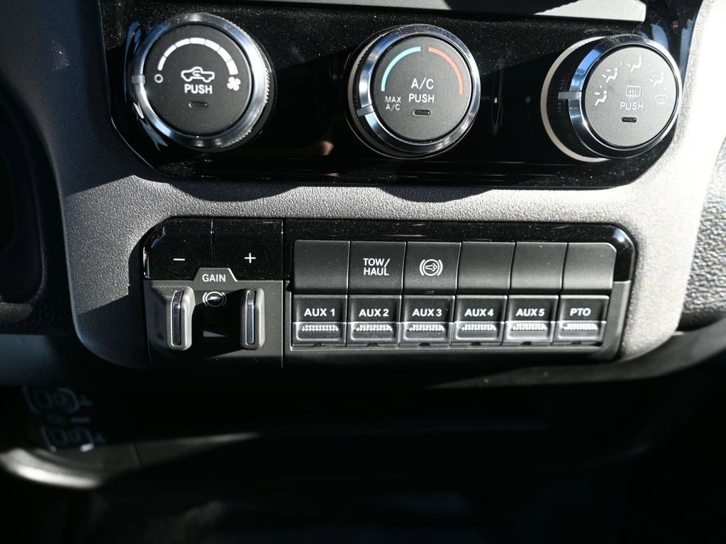 New 2026 RAM 5500 Tradesman AWD/4WD image 18