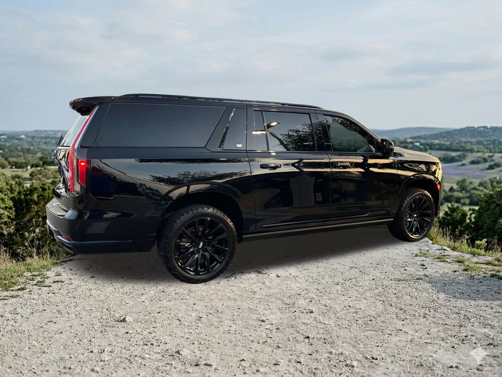 Used 2023 Cadillac Escalade ESV Sport Platinum w/ LPO, ONYX Package AWD/4WD image 11