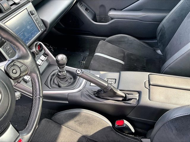 Used 2022 Toyota GR86 Premium RWD image 15