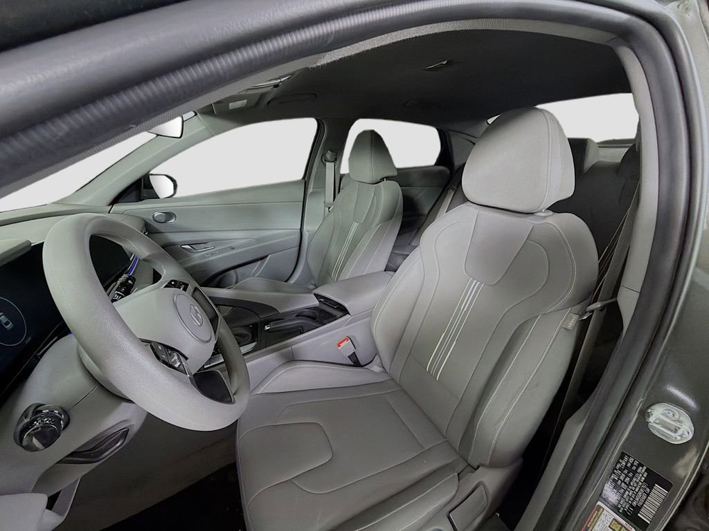Used 2024 Hyundai Elantra SEL FWD image 12