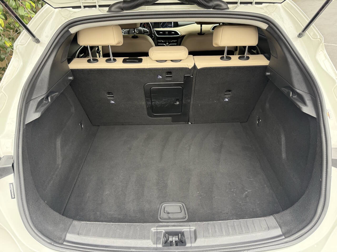 Used 2019 INFINITI QX30 Premium w/ Navigation Package image 6