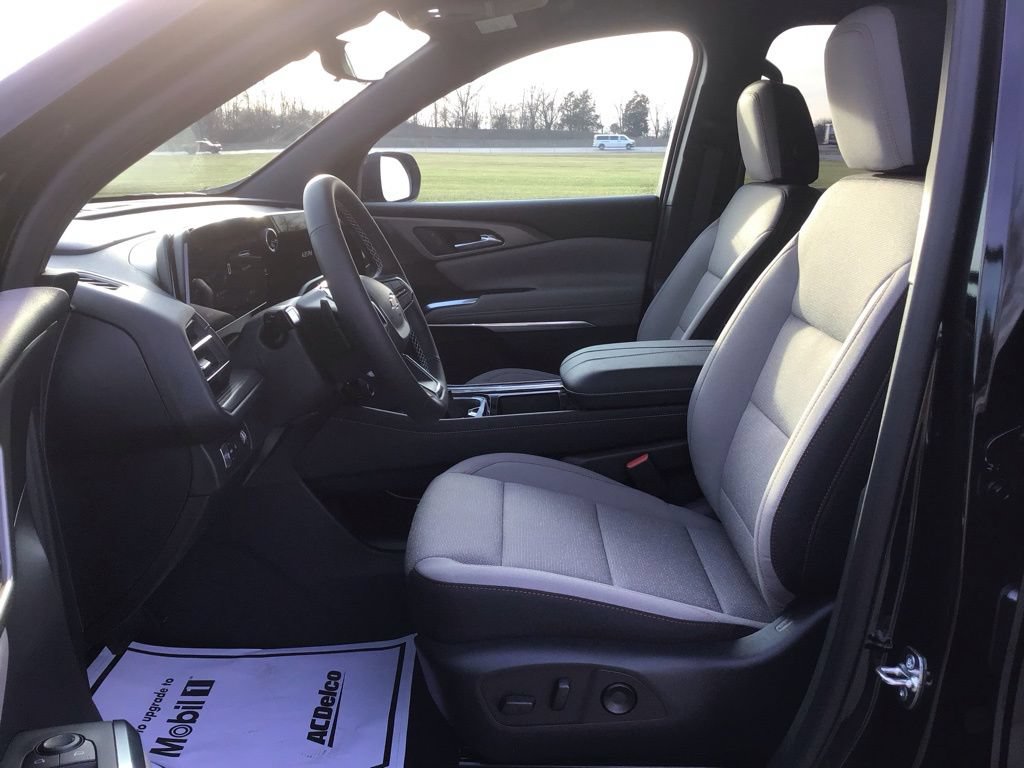 New 2026 Chevrolet Traverse LT w/ Driver Confidence Package FWD image 33