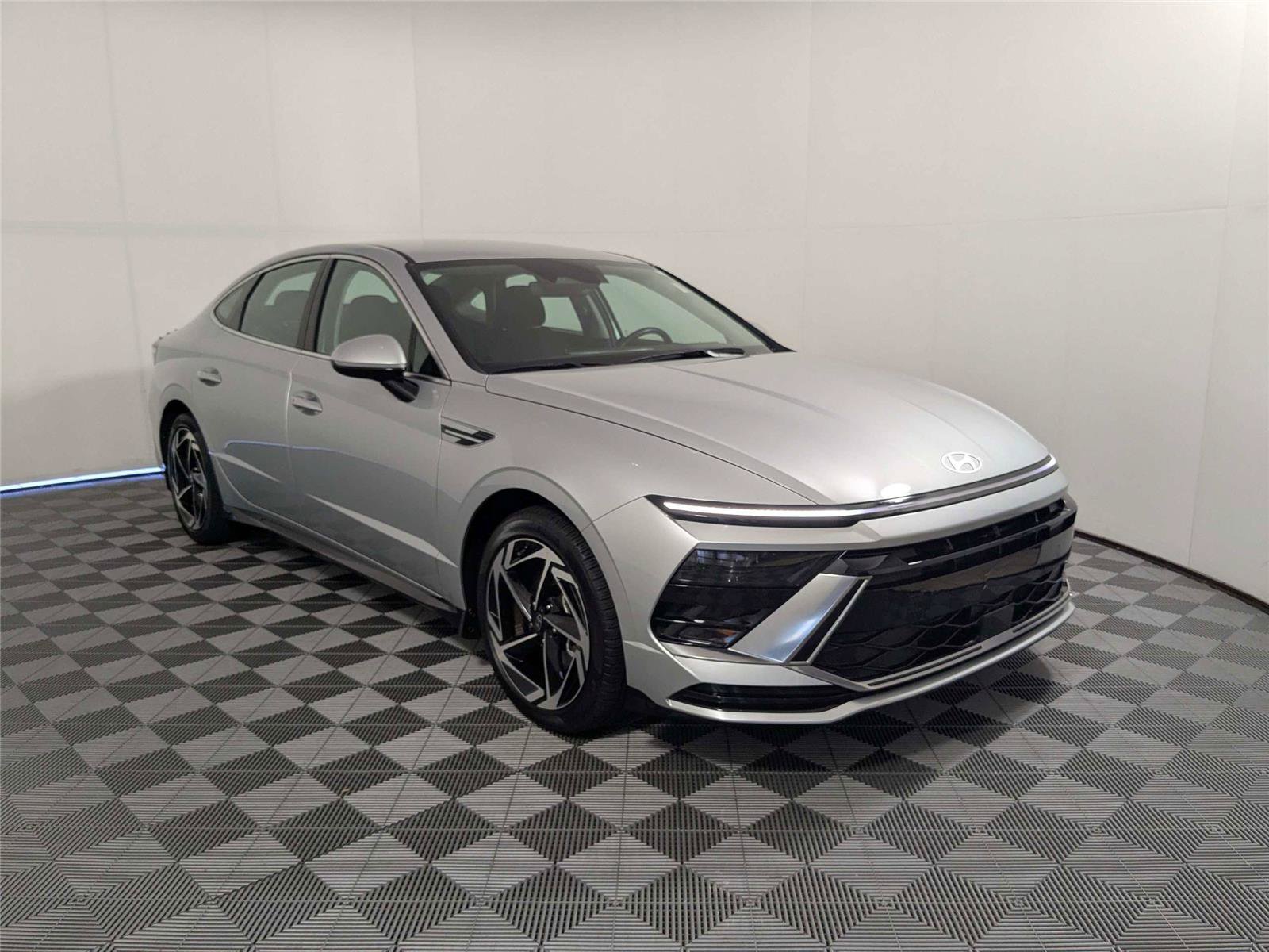 Used 2026 Hyundai Sonata SEL FWD image 3