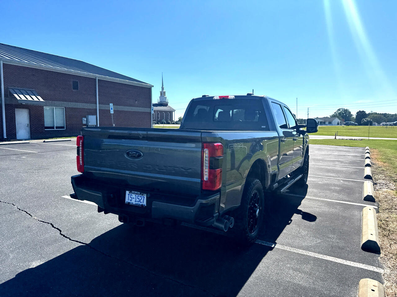 Used 2023 Ford F250 Lariat w/ Black Appearance Package image 5