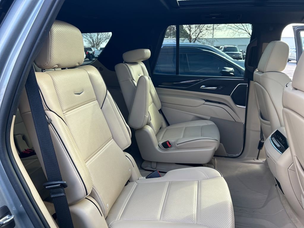 Certified 2023 Cadillac Escalade Premium Luxury w/ LPO, Radiant Package image 34