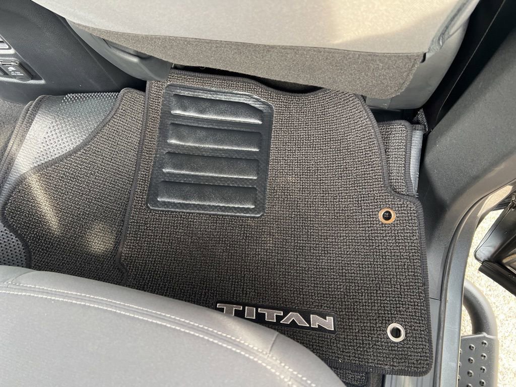 Certified 2024 Nissan Titan SV w/ SV Convenience Package image 16