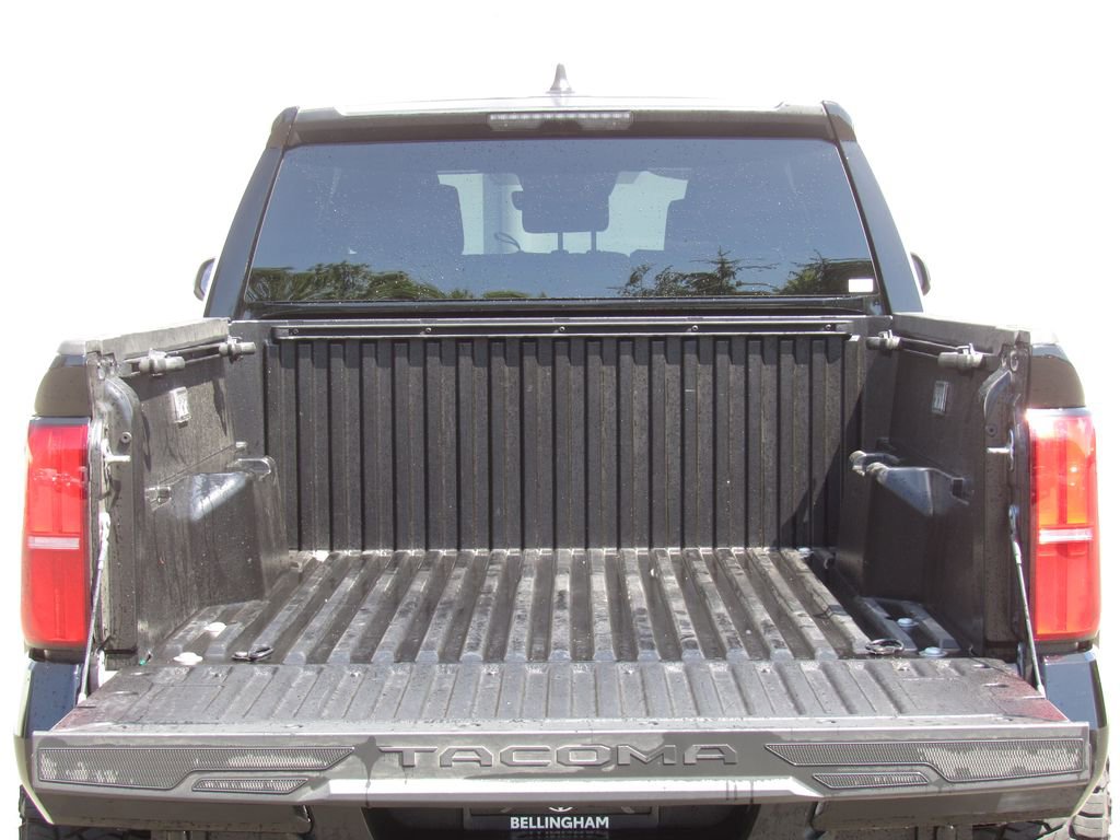 Used 2025 Toyota Tacoma SR5 AWD/4WD image 8
