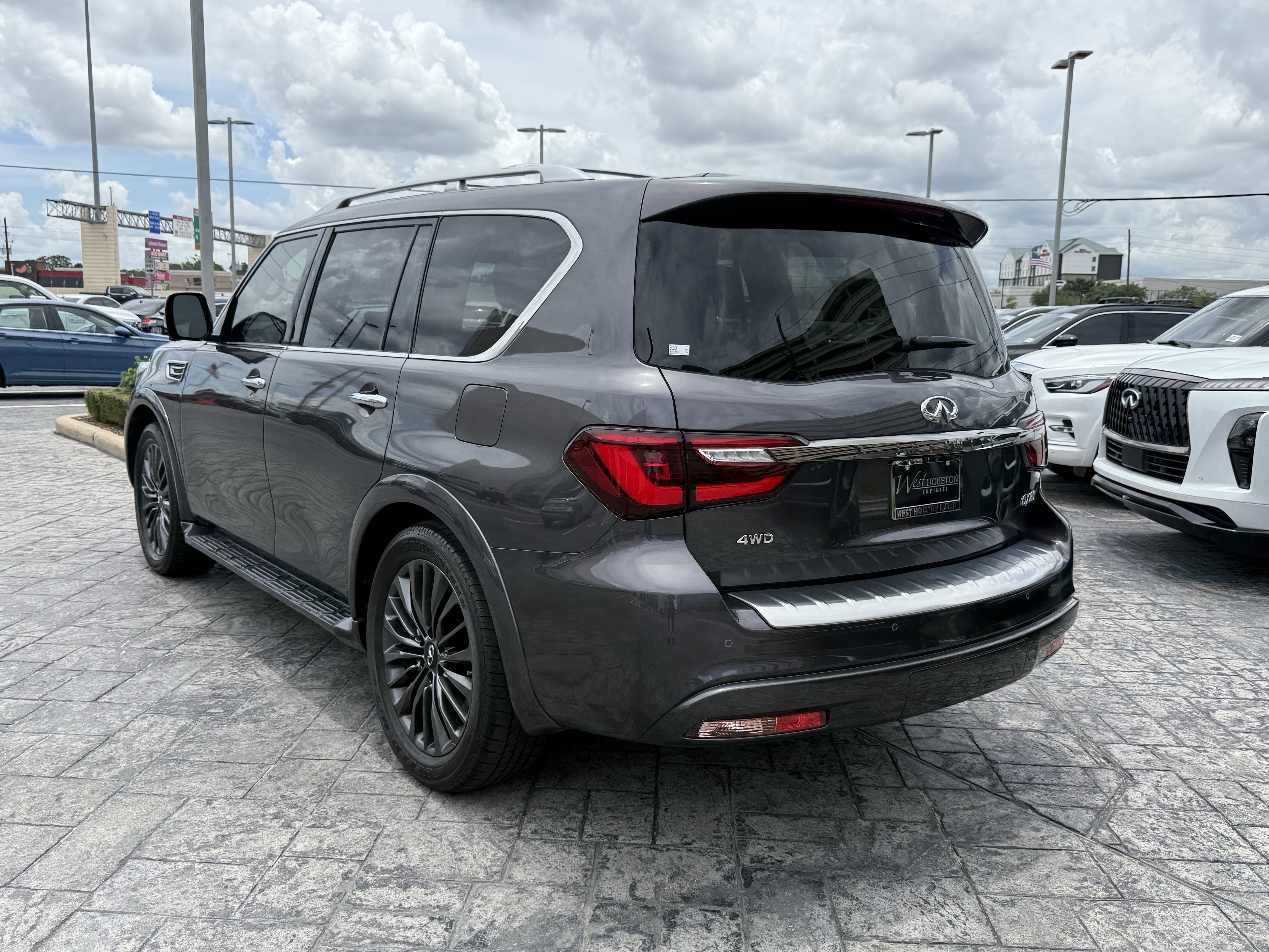 Certified 2024 INFINITI QX80 Premium Select w/ Cargo Package AWD/4WD image 5