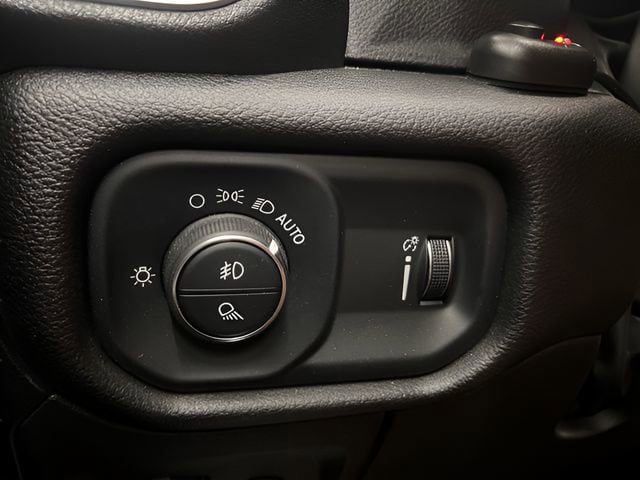 Used 2022 RAM 1500 Big Horn AWD/4WD image 17
