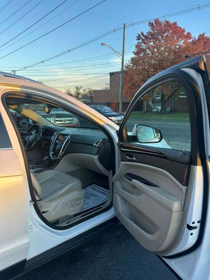 Used 2015 Cadillac SRX Luxury w/ Driver Awareness Package AWD/4WD image 21