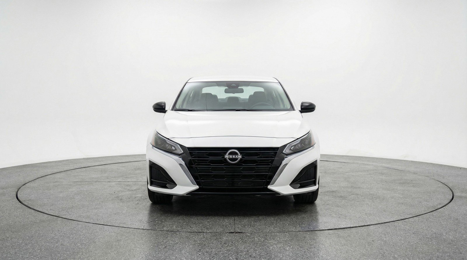 Used 2025 Nissan Altima 2.5 SV image 2