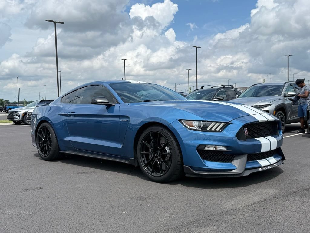 Used 2020 Ford Mustang Shelby GT350 w/ Technology Package RWD image 3