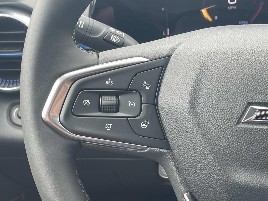 New 2026 Chevrolet Trax LT w/ Sunroof Package FWD image 25