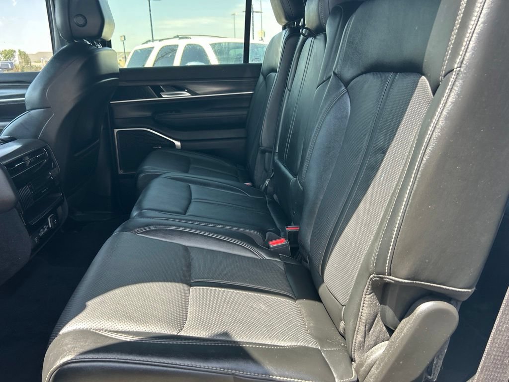 Used 2023 Jeep Wagoneer Series II AWD/4WD image 22