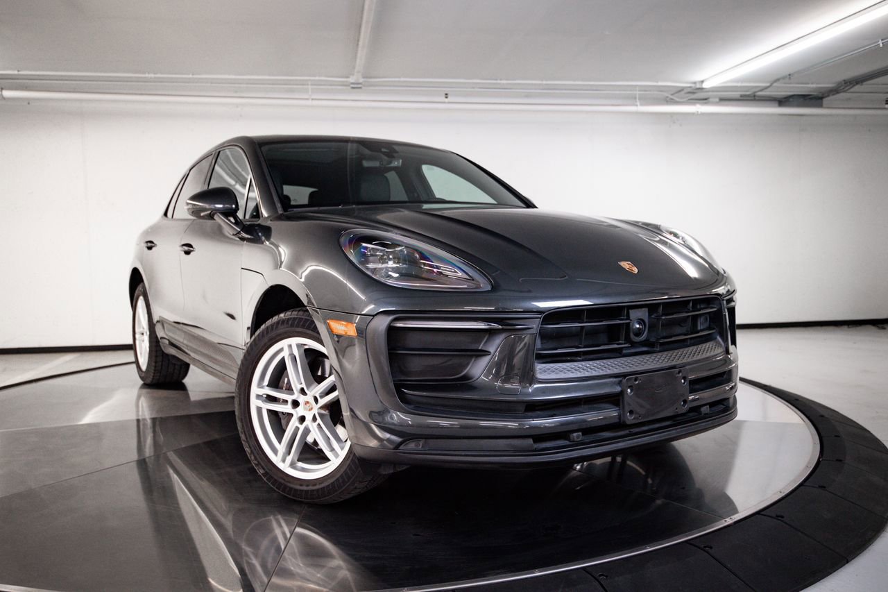 Certified 2024 Porsche Macan image 9
