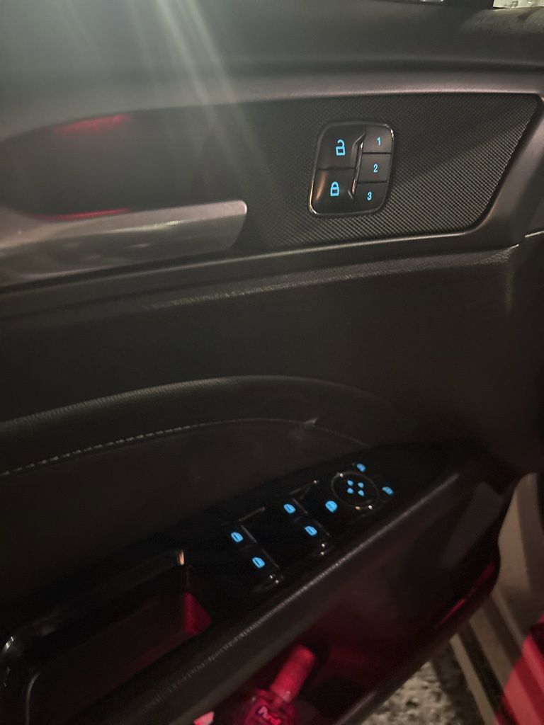 Used 2016 Ford Fusion Energi Titanium image 7