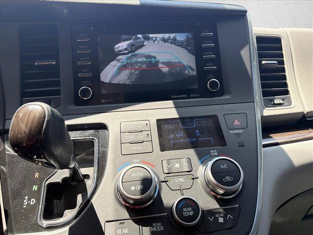 Used 2018 Toyota Sienna XLE FWD image 20