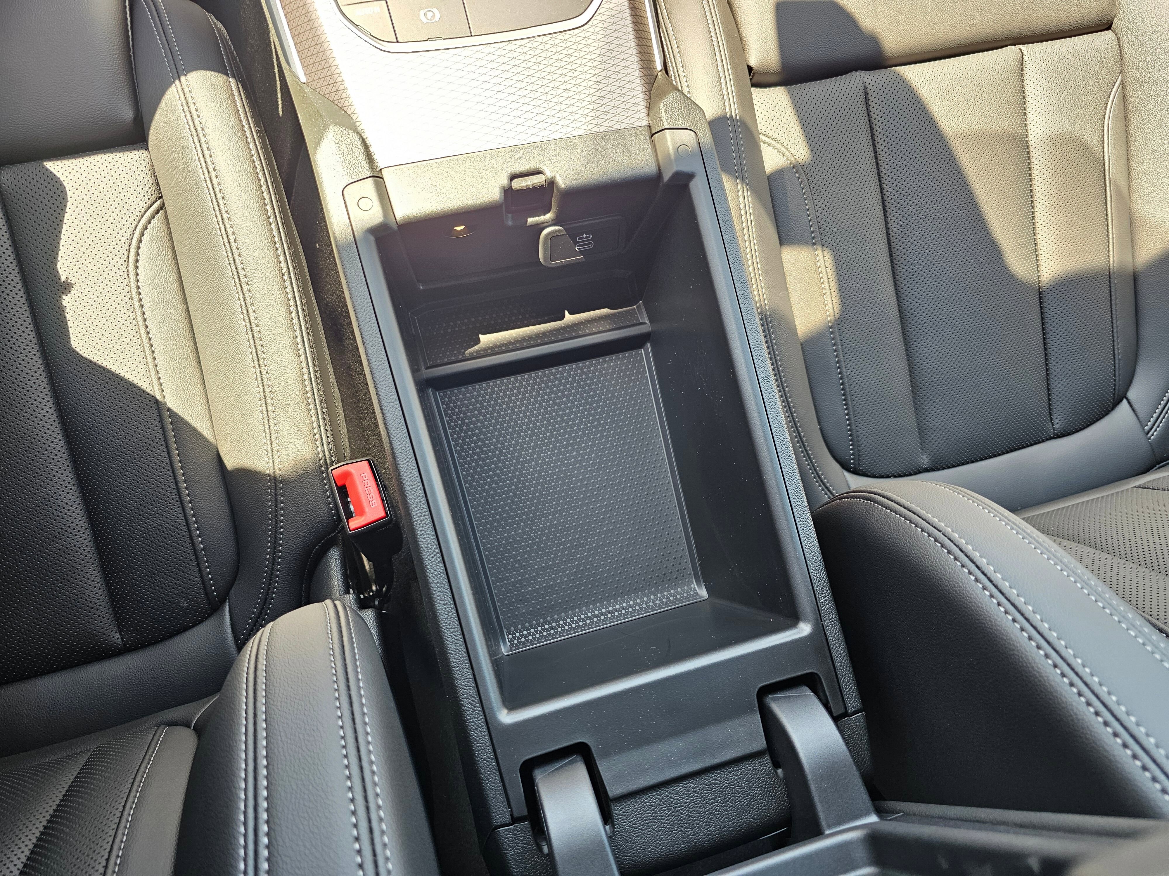 New 2025 BMW 330i xDrive Sedan w/ Premium Package image 24