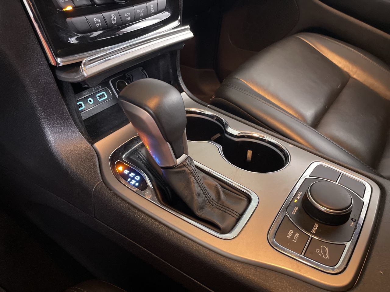 Used 2021 Jeep Grand Cherokee Limited AWD/4WD image 19
