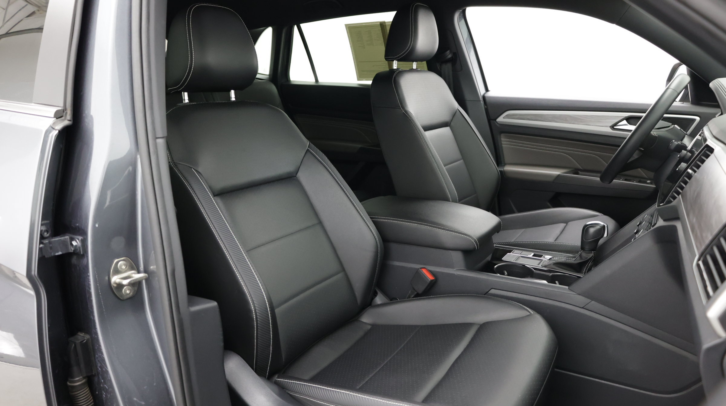 Used 2023 Volkswagen Atlas Cross Sport SE FWD image 35