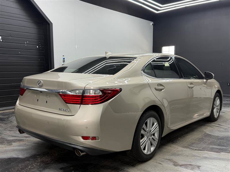 Used 2015 Lexus ES 350 w/ Premium Package FWD image 6