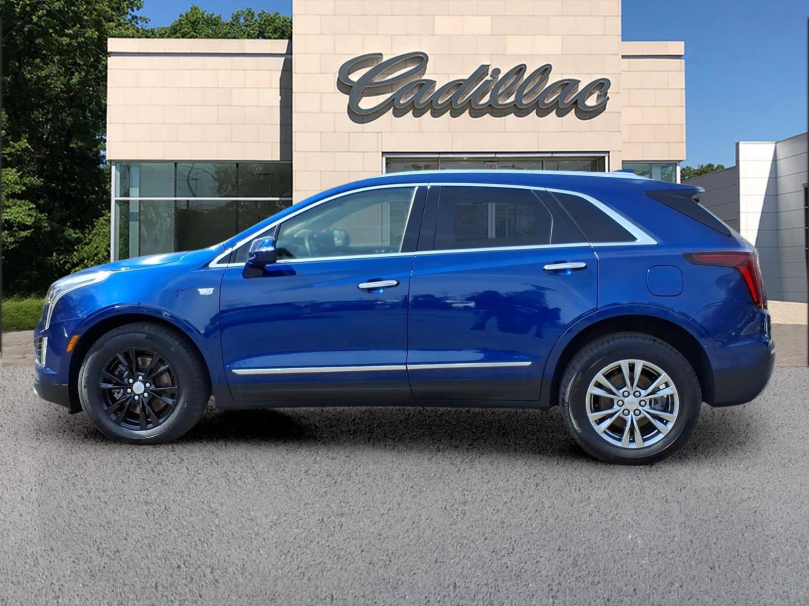 Certified 2023 Cadillac XT5 Premium Luxury AWD/4WD image 2