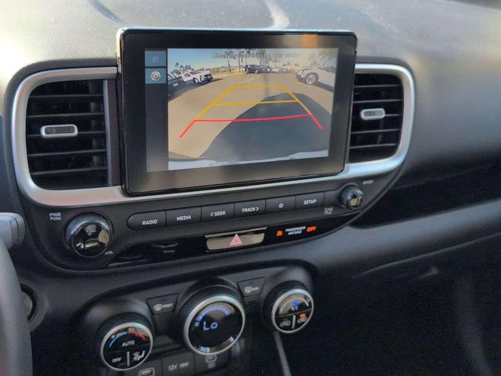 Used 2025 Hyundai Venue SEL FWD image 19