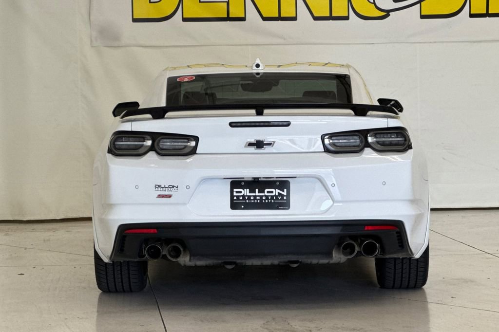 Used 2020 Chevrolet Camaro SS RWD image 5
