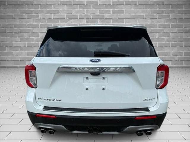 Certified 2023 Ford Explorer Platinum w/ Technology Package AWD/4WD image 4
