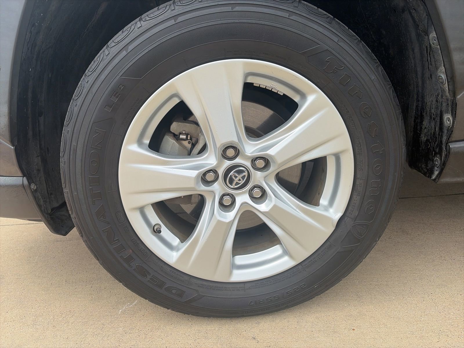 Used 2019 Toyota RAV4 XLE FWD image 10