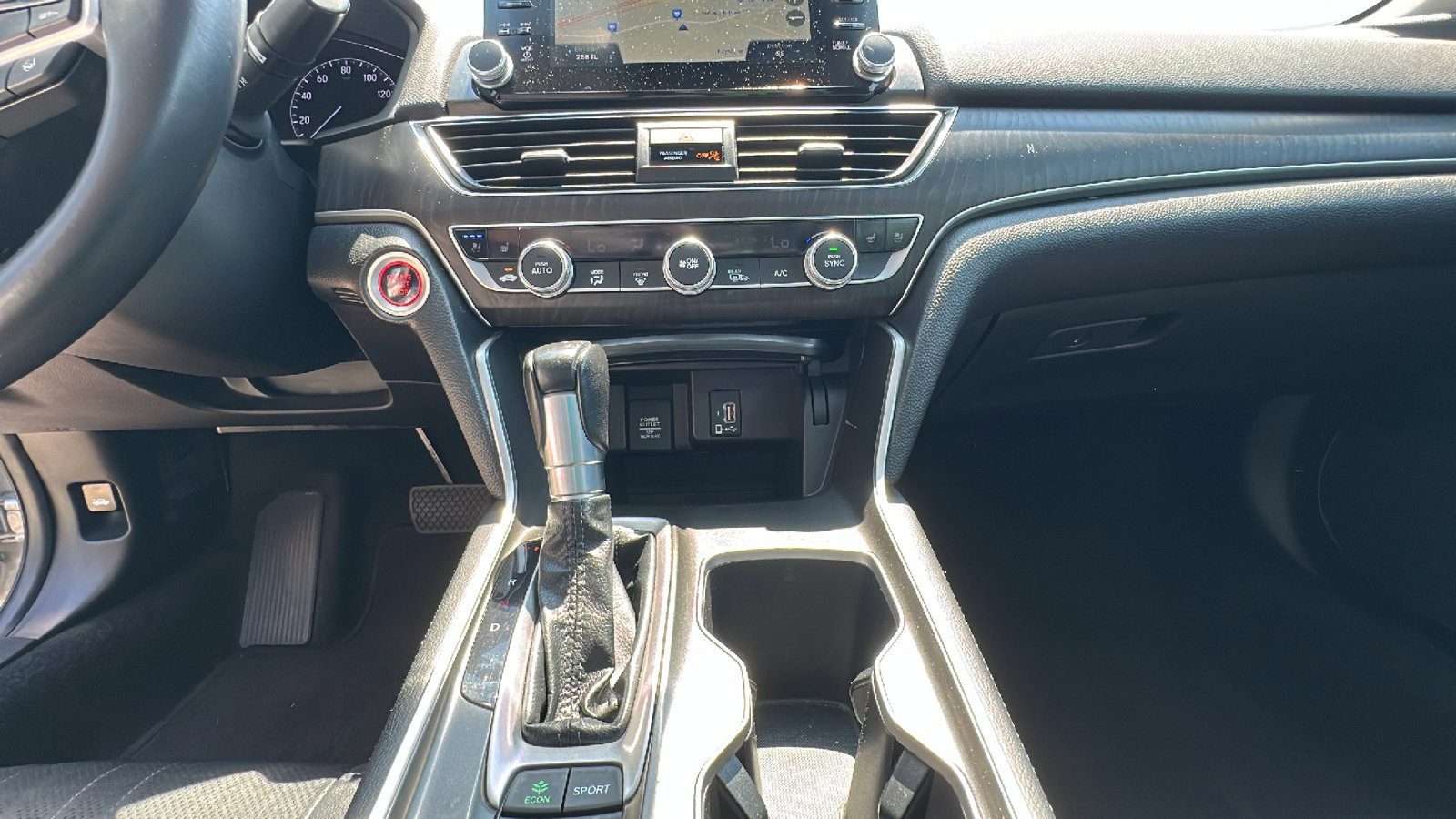 Used 2018 Honda Accord Touring image 22