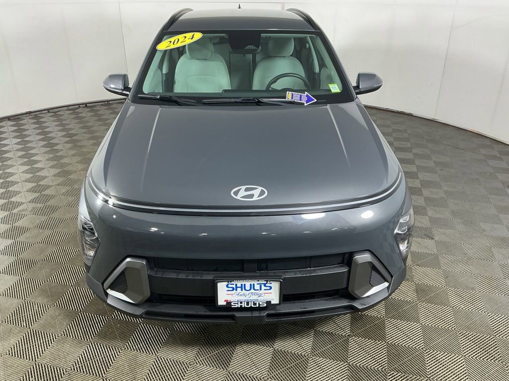 Used 2024 Hyundai Kona SEL image 3