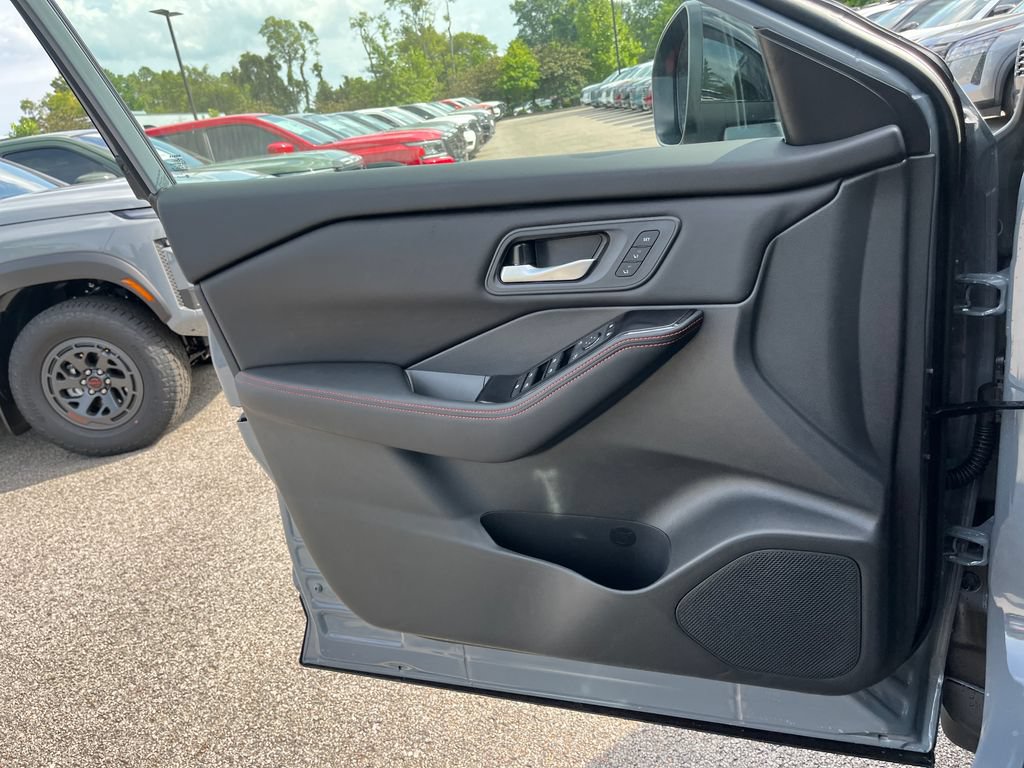 New 2026 Nissan Rogue SV w/ Rock Creek Premium Package AWD/4WD image 11