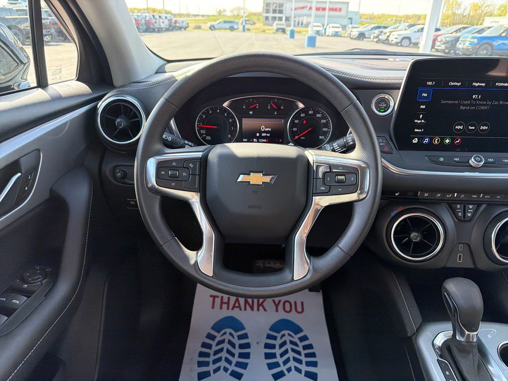 Used 2025 Chevrolet Blazer LT AWD/4WD image 13