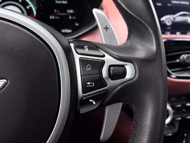Used 2020 Aston Martin V8 Vantage Coupe RWD image 17