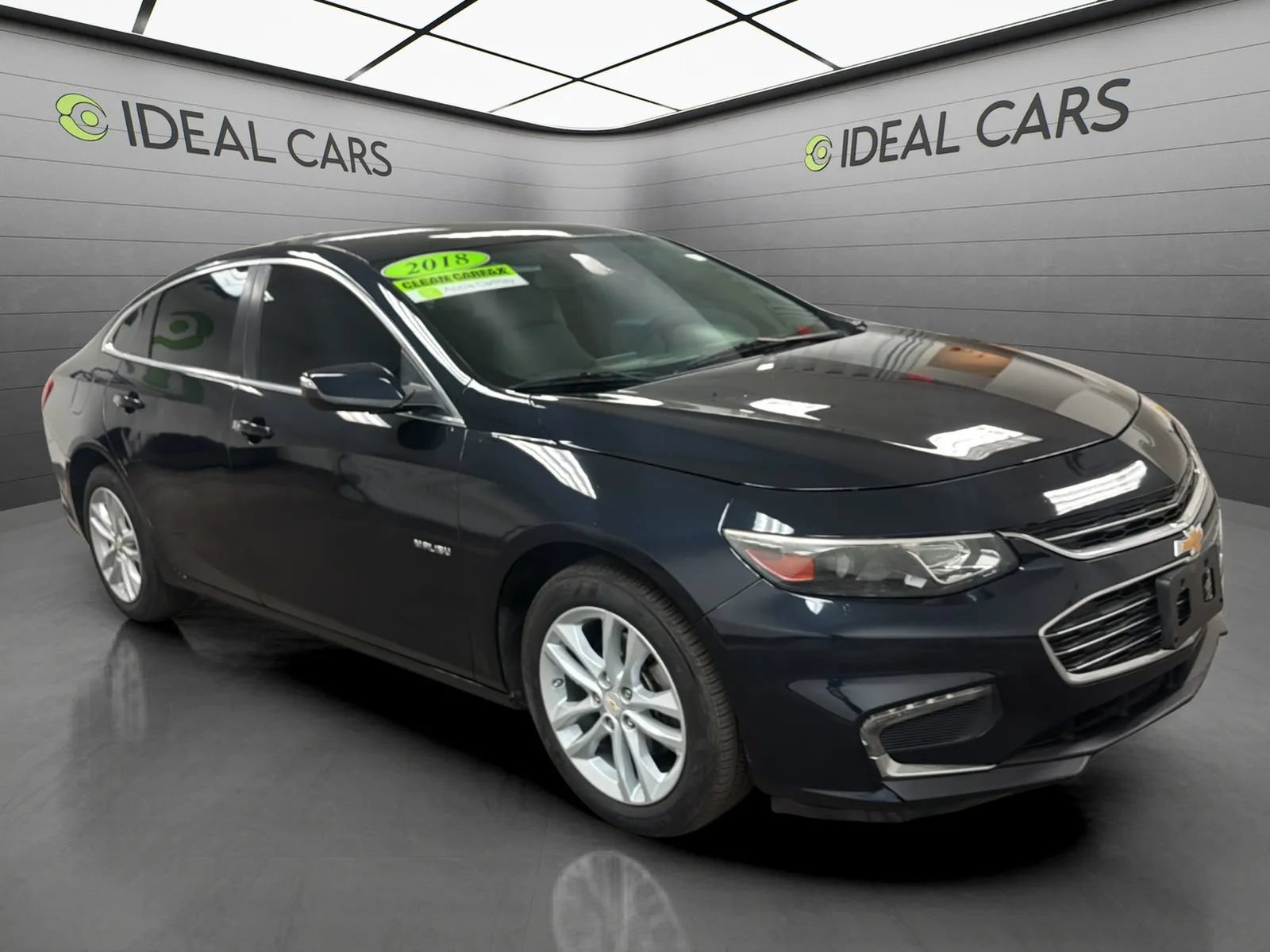 Used 2018 Chevrolet Malibu LT FWD image 3