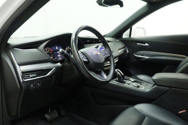 Used 2020 Cadillac XT4 Premium Luxury FWD image 6