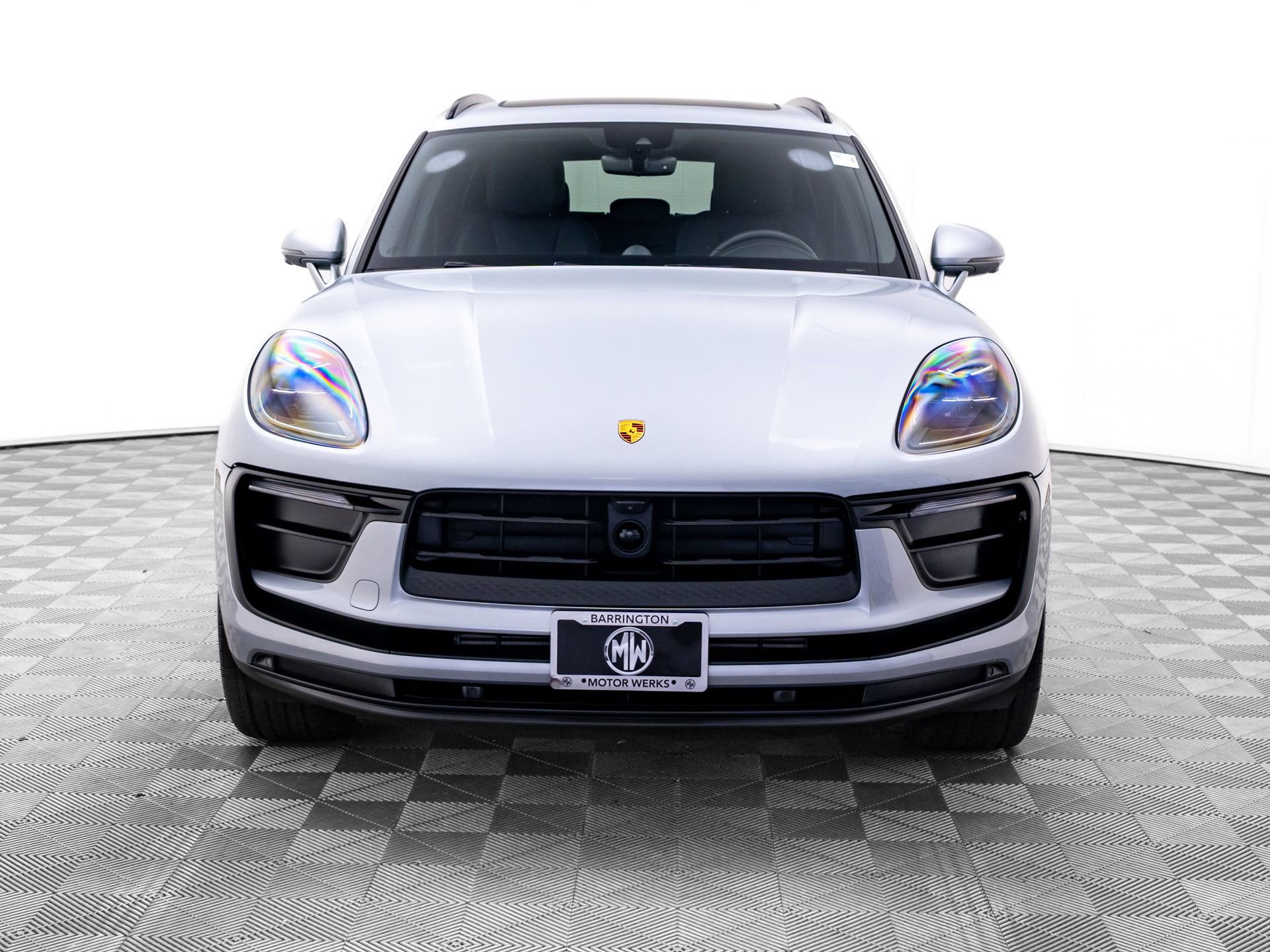 Certified 2026 Porsche Macan AWD/4WD image 8