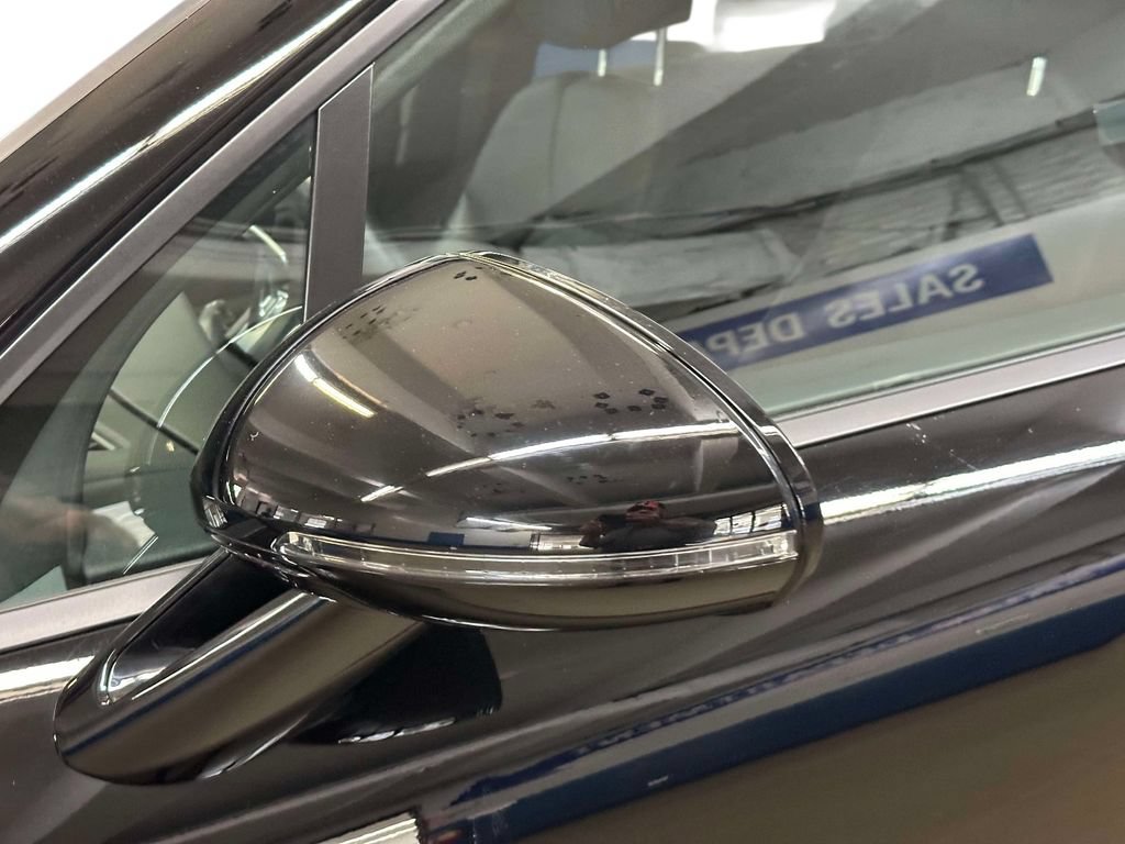Used 2024 Porsche Macan AWD/4WD image 36