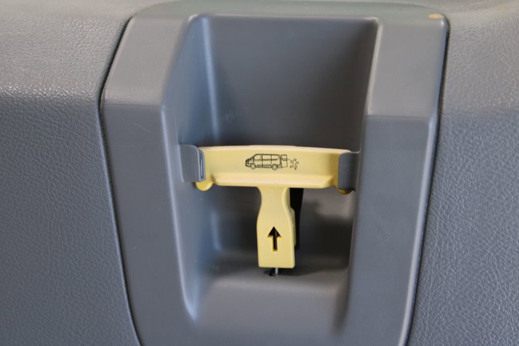 Used 2018 Ford Transit 350 XL image 18