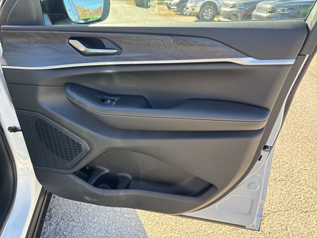 New 2025 Jeep Grand Cherokee Limited w/ Luxury Tech Group II AWD/4WD image 29
