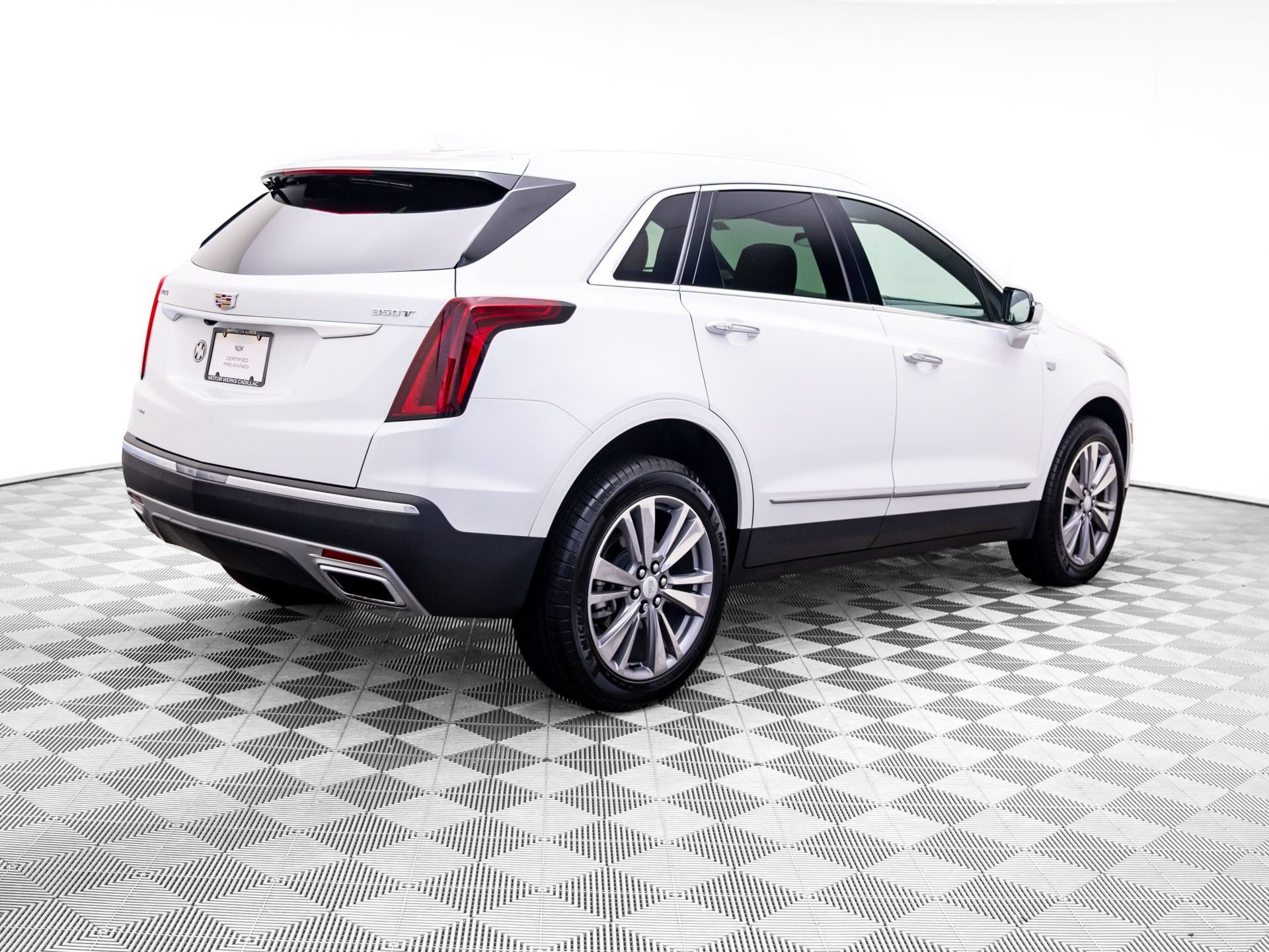 Certified 2025 Cadillac XT5 Premium Luxury AWD/4WD image 6