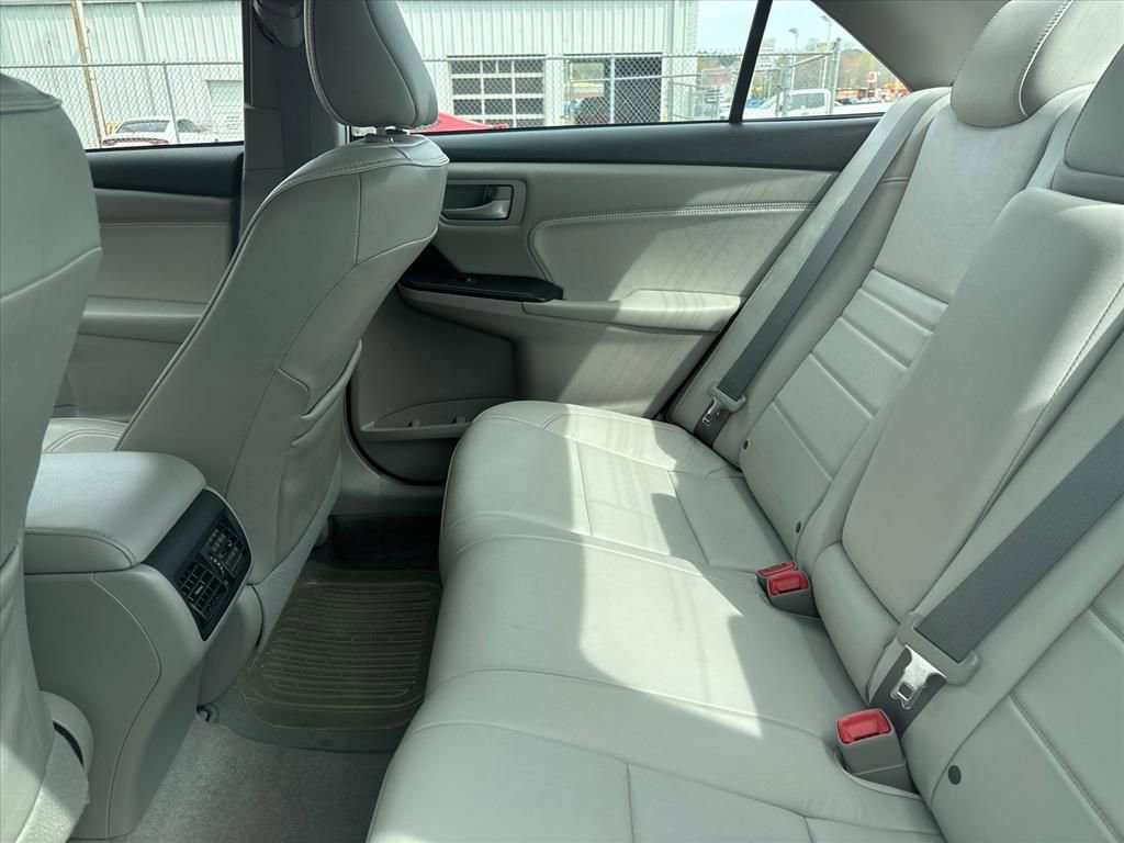 Used 2017 Toyota Camry XLE w/ Moonroof Package image 19